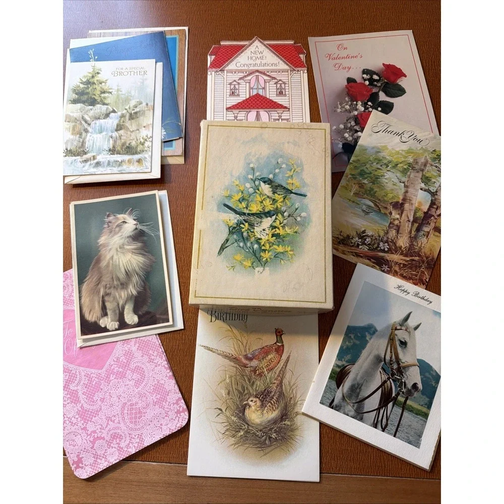 Vtg Card Box Coronation With A Mix Of Vtg Unused Cards Some With No Envelopes